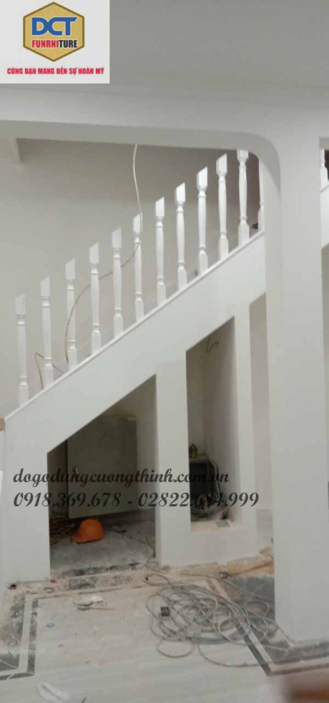 Cầu thang gỗ tân cổ điển